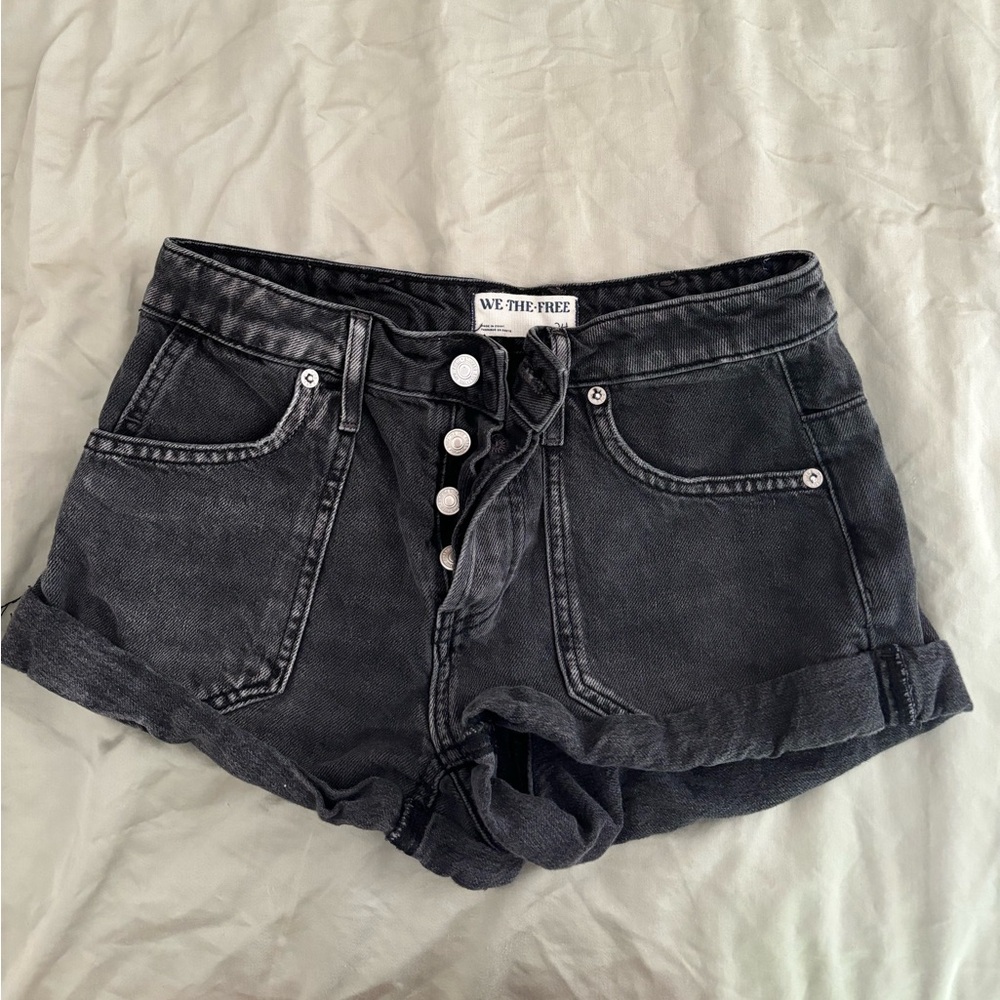 FREE PEOPLE WE THE FREE BEGINNER’S LUCK SLOUCH SHORTS IN BLACK